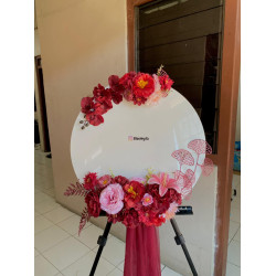 Papan Akrilik Lingkaran-Bunga Merah